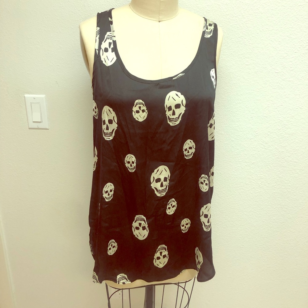 Black satin-y skull print tunic tank top size L